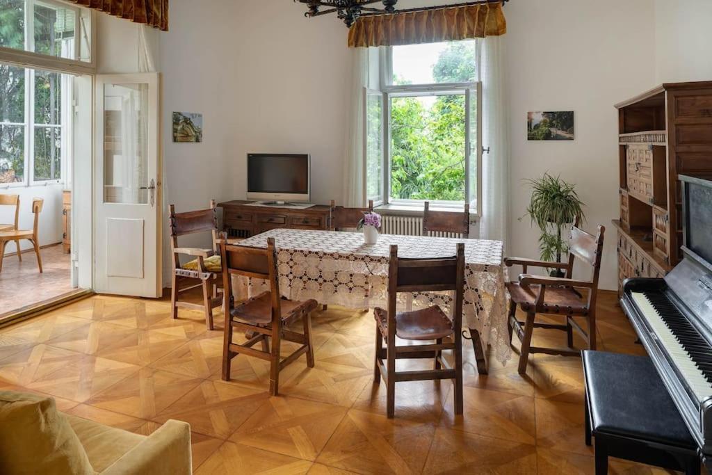 Anna Apartment *